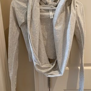 Lululemon Heathered Gray Iconic Wrap
